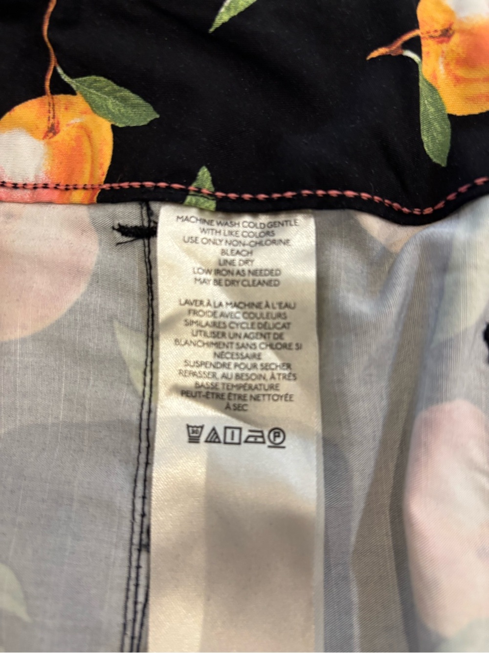 Anthropologie The Colette Cropped Wide Leg Pants, Black with Peaches 🍑 Sz 29 EUC - Picture 7 of 8